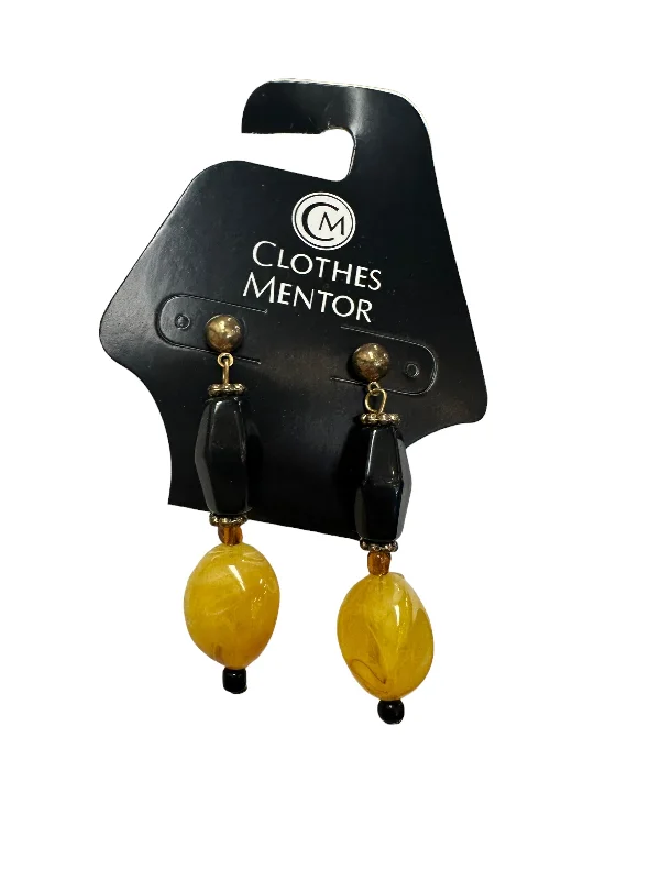 chic drop earrings -Earrings Other Clothes Mentor