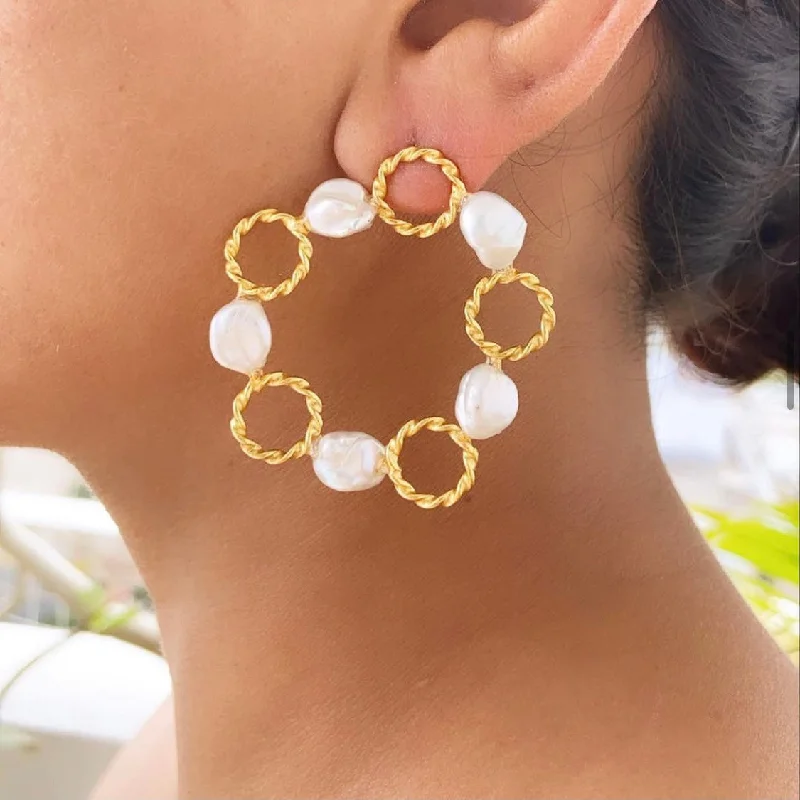 luxury earrings for bridal wear -Pearl Flower Tops