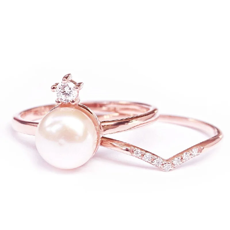 pear-shaped rings for women -Pearl and Diamond Minimal Ring