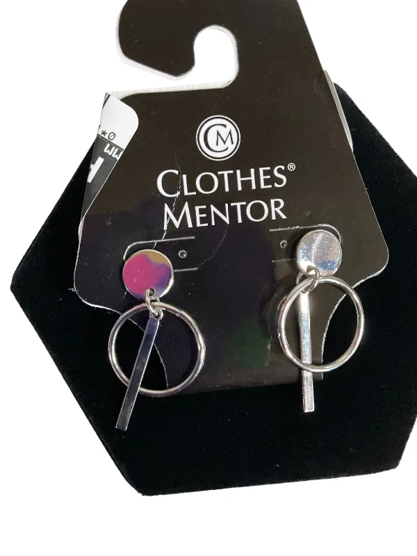 women's gold earrings -Earrings Dangle/drop By Clothes Mentor