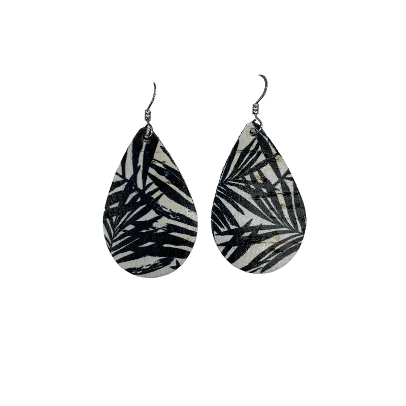 romantic earrings for women -BLACK EARRINGS DANGLE/DROP by CLOTHES MENTOR